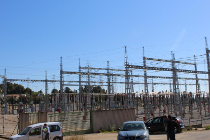 Endesa construeix una nova línia elèctrica per millorar el servei a Cunit, Calafell i Segur de Calafell