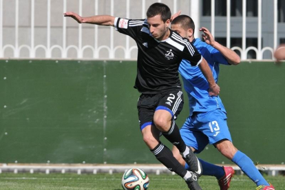 Imagen del lateral con su anterior equipo, el Dinamo de Tbilisi.