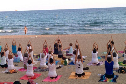 Sesión de Yoga Solidario en beneficio de GAIA Tarragona