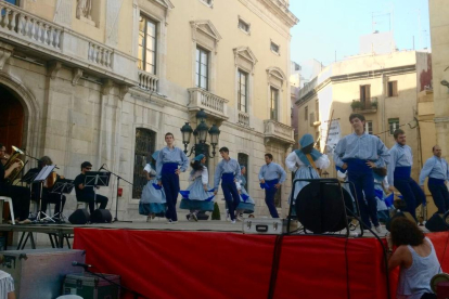 Tarragona se mueve al ritmo del 26º Festival de danzas tradicionales