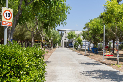 El centro de La Marinada dispone de un gimnasio adaptado al aire libre para hacer actividades.