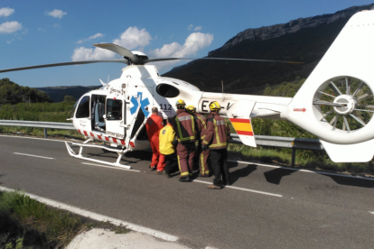 El conductor de la moto ha estat traslladat amb helicòpter fins a l'Hospital Joan XXIII.