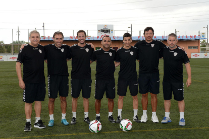 El cuerpo técnico del CF Pobla de Mafumet de la temporada 2016-17 al completo.