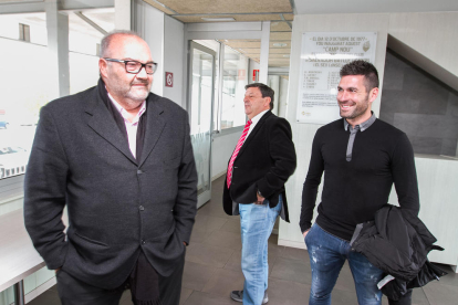 Jaume Delgado, a la dreta, amb el Conseller Delegat del CF Reus Joan Oliver i el president Xavier Llastarri, en una imatge d'arxiu.