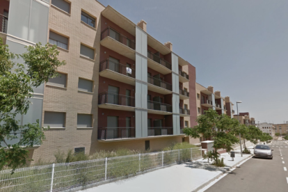 Imatge dels blocs d'habitatges al carrer Prat de la Riba.