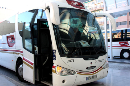 Doce nuevas frecuencias reforzarán los servicios de bus de las Terres de l'Ebre, a partir de este lunes