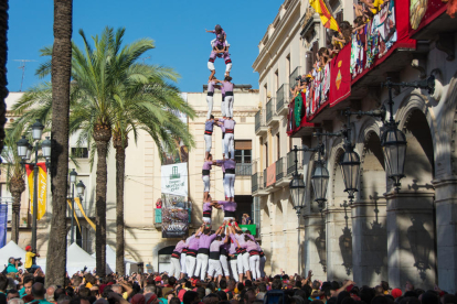 3de9 folrat de la Colla Jove de Tarragona a la diada de Vilanova.