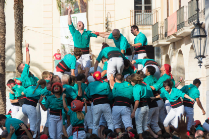 Els Castellers de Vilafranca celebren han descarregat el 3de10fm més matiner de la seva història.