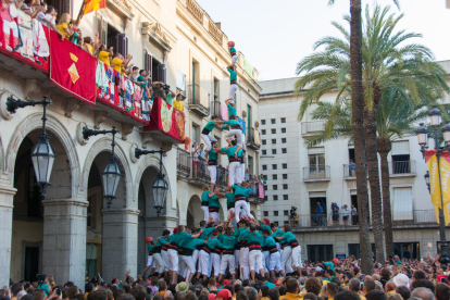 3de9 amb folre i pilar dels Castellers de Vilafranca a la diada de Vilanova.