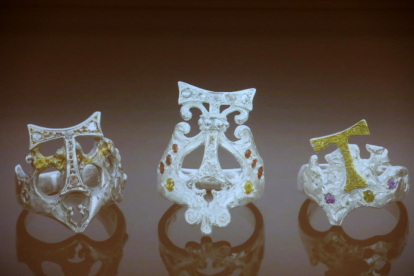 Los tres anillos diseñadosor Jujol y realizados por Serramià.