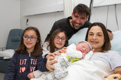El Alan y su familia en el Hospital Sant Joan de Reus.