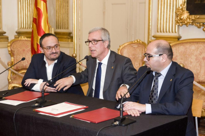 Ara fa un any, Alejandro Fernàndez, Josep Fèlix Ballesteros i Josep Maria Prats, van firmar el pacte.