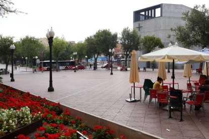Imagen de la plaza de la Constitución de Bonavista, espacio que acoge la mayoría de los actos de la fiesta mayor del barrio.