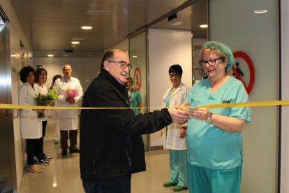 Imagen de la inauguración realizada por el personal del hospital de la nueva área de CMA.