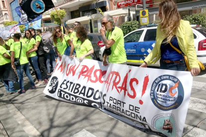 Estibadores del Puerto de Tarragona durante la pasada manifestación del Primero de Mayo.