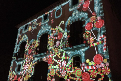 Un espectacular mapping dóna la benvinguda al Nadal al Morell