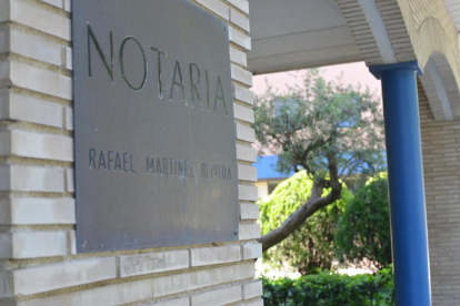 El Colegio de Notarios pide la suspensión de funciones del notario de Cambrils