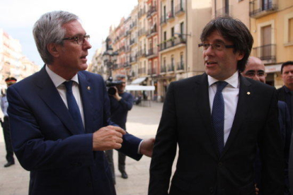 Josep Fèlix Ballesteros, alcalde de Tarragona, y Carles Puigdemont, presidente de la Generalitat.