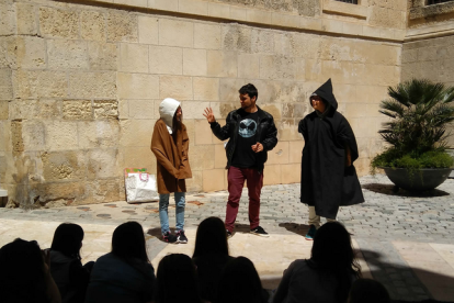 La dinàmica té una durada de 2 hores pels carrers del centre de la ciutat.