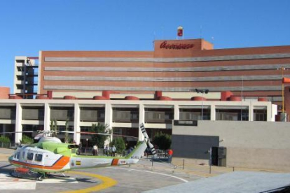 La dona està ingressada a l'Hospital Virgen de la Arrixaca de Murcia.