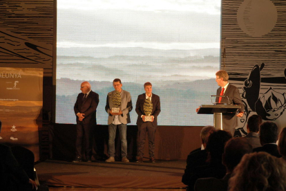 Pla obert de l'entrega dels guardons als premiats del festival terres Catalunya. Imatge publicada el 03 de juny de 2017