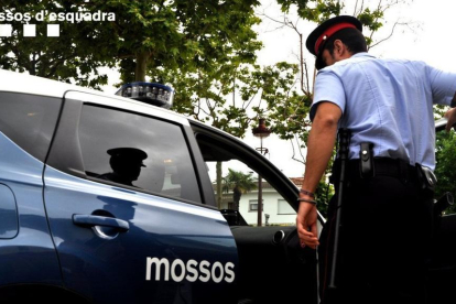 El estafador fue detenido por efectivos de los Mossos de Tortosa