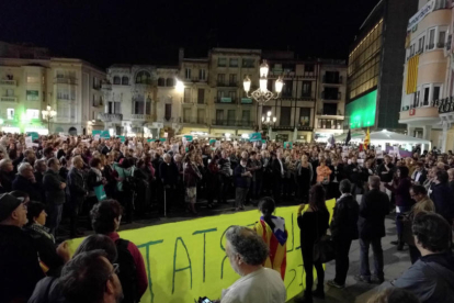 Imagen de la la plaza del Mercadal de Reus durante la concentración.