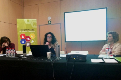 La consellera de Serveis a la Persona, Ana Santos, al I Congrés Català de Pobresa Energètica