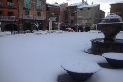 La nevada ha cobert la Plaça Major.
