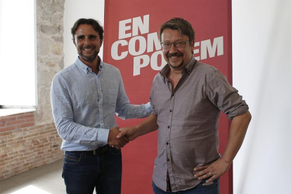 El cap de llista d'En Comú Podem, Xavier Domènech, amb Hervé Falciani.