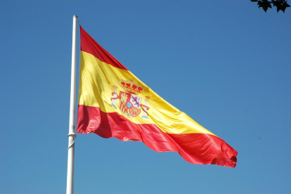 La bandera espanyola no ha superat la primera nit a l'Ajuntamnet de Sitges.
