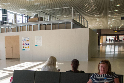 Una imagen de archivo de obras en el interior de la terminal.