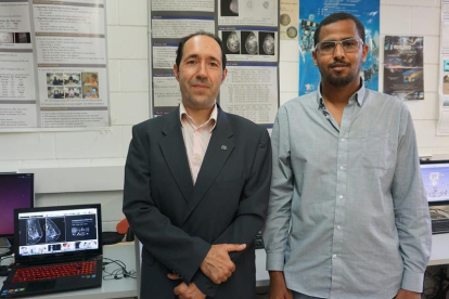 Los investigadores Domènec Puig y Mohamed Abdel-Naser.