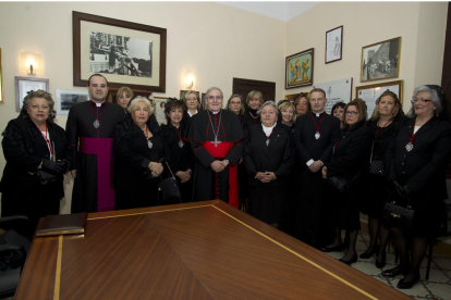 El Cardenal Sistach visita la Congregació de Senyores de la Puríssima Sang