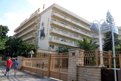 Pla obert de l'hotel Jaume I de Salou on hi ha hagut un brot de legionel·losi. Imatge del 6 d'octubre de 2016