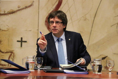 El president del Govern, Carles Puigdemont, en la reunió setmanal del Consell Executiu, al Palau de la Generalitat, el 17 de Gener de 2017