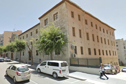 Sede del IMET en la avenida Ramon i Cajal.