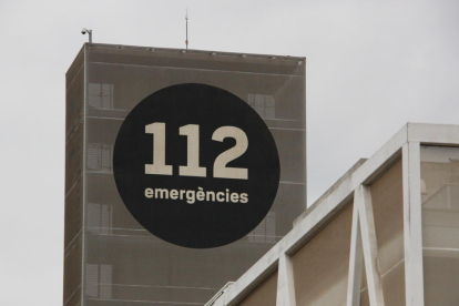 Pla tancat de la torre de l'edifici 112 de Reus, al Baix Camp. Imatge del 8 de setembre de 2016