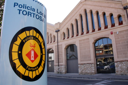 Imatge d'arxiu de la comissaria de la Policia Local de Tortosa