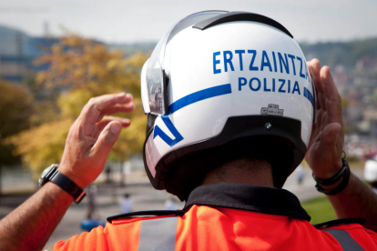 El matricida va trucar a l'Ertzaintza per oferir informació sobre traficants de droga.