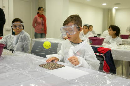 Fundación Repsol porta els Tallers científics a Tarragona per segon any consecutiu.