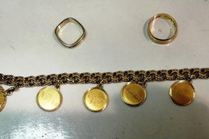 Algunes de les joies recuperades per la Guàrdia Civil robades a persones grans d'Alcanar i Ulldecona.