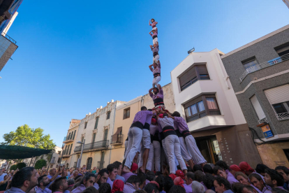 Pilar de 7 amb folre de la Colla Jove de Tarragona a La Canonja.