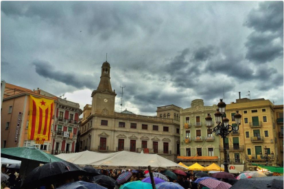 Un final húmedo pone punto y final a la festividad de Sant Jordi