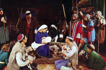 Fotografía de la representación navideña de La Flor de Nadal con el Grupo Escénico de la Congregación Mariana.