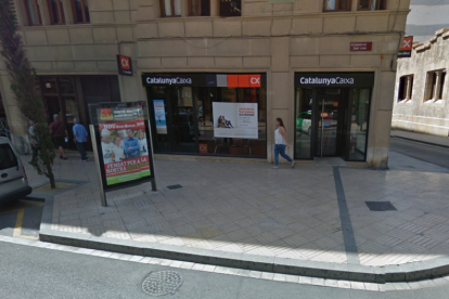 Ha tenido lugar en la oficina de la calle Sant Joan, en la imagen todavía Catalunya Caixa, pero que actualmente forma parte del grupo BBVA.