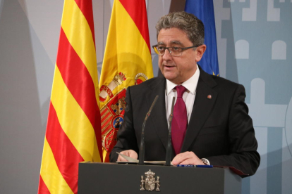 El delegado del gobierno español en Cataluña, Enric Millo, durante la rueda de prensa posterior al Consejo de Ministros, este 7 de diciembre.
