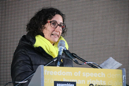 La número dos de la candidatura de ERC, Marta Rovira, durante los parlamentos al final de la manifestación del 7-D en Bruselas.