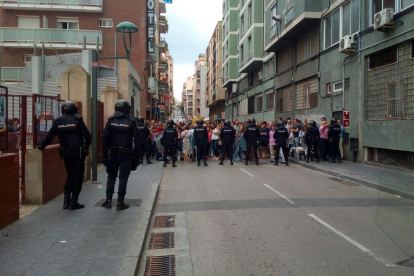 La Policía, en el IES Tarragona.