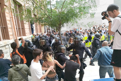 Las cargas policiales en el Instituto Tarragona.